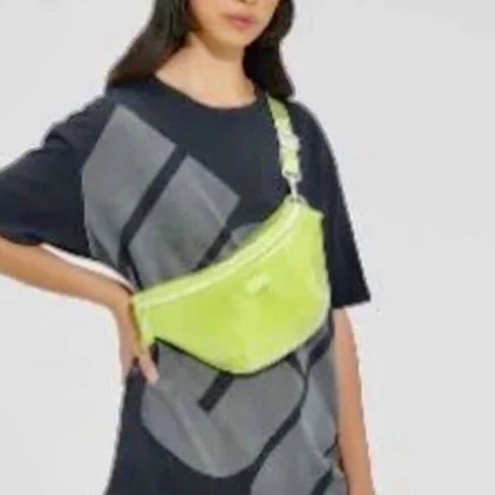 UGG Australia Messenger Bag Neon Green 3 ways to use versatile Aesthetic